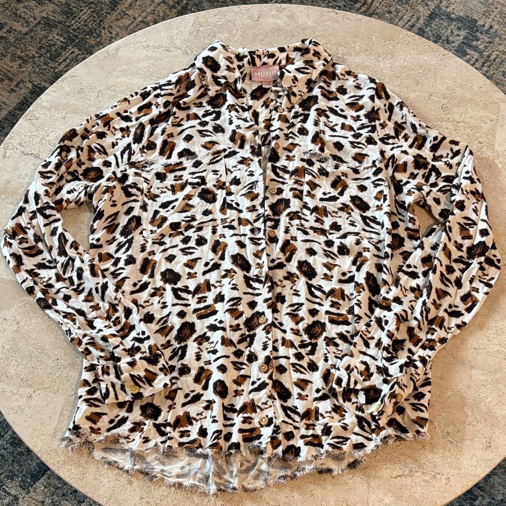 Show me your Mumu Small‎ 100% Viscose Leopard Print distressed Button-Up Shirt